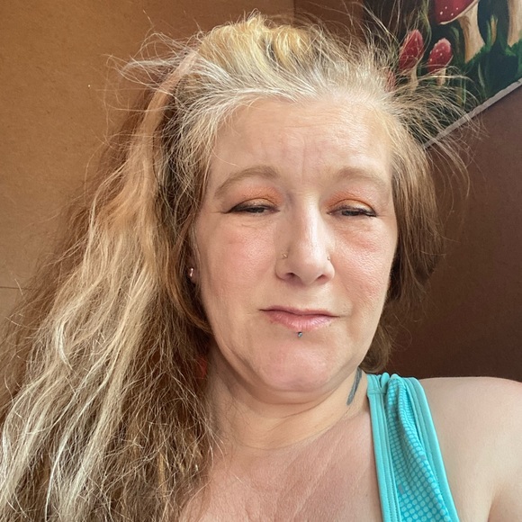 Meet your Posher, Paula - Picture 2 of 6